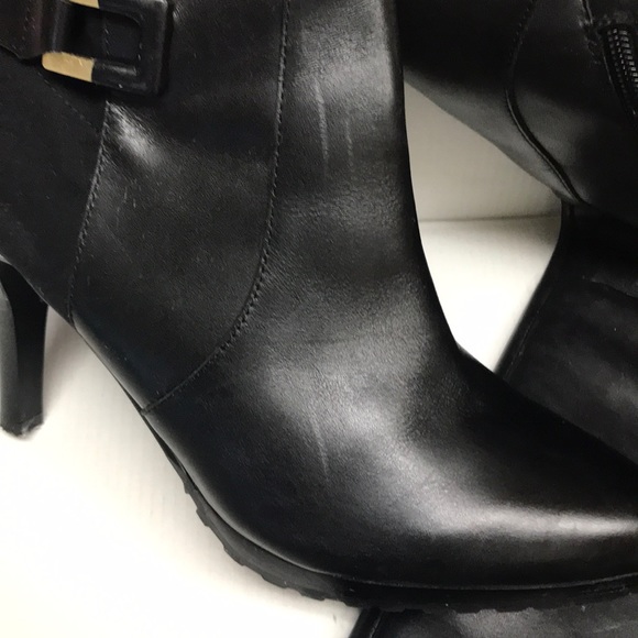 🌟Woman’s Tahiri Boots 🌟 PRICE IS FIRM! - Picture 3 of 7